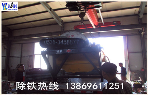 2.91蜜桃国产凸凸在线观看磁电专业生产各种设备   蜜桃国产乱码精品一区二区三区,湿式磁选机,赤铁矿磁选机,褐铁矿磁选机,镜铁矿磁选机,锰矿磁选机等.拥有精良的加工设备,雄厚的科研力量,先进的工艺编排和现代化的管理,是磁选机设备定点生产企业.91蜜桃国产凸凸在线观看为客户提供优质的售前技术服务,认真介绍各种设备的技术特点.要求及用途,为客户提供详尽的设备配置和合理的报价,在保证质量的前提下尽量降低客户的投资成本.我厂有各类小型磁选机试验设备,可为用户免费做选矿试验.